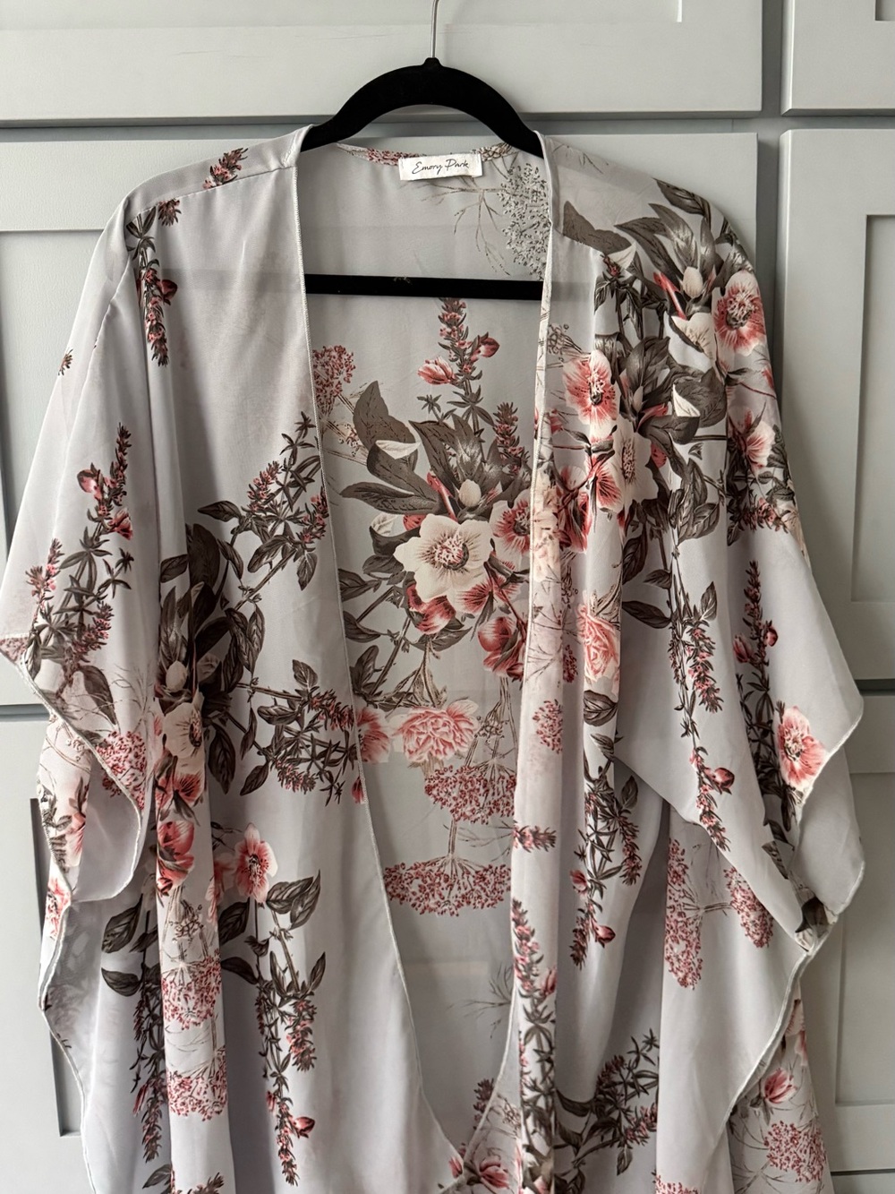 emory park Light Gray Floral Kimono with Pink Accents